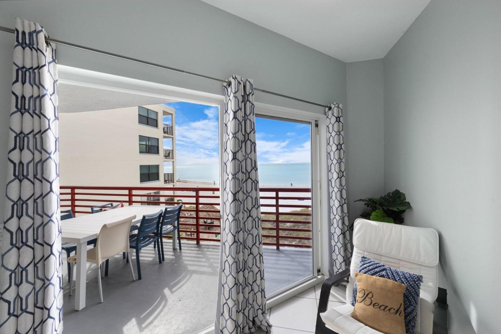 301 Crimson Condos St. Pete Beach Exterior foto